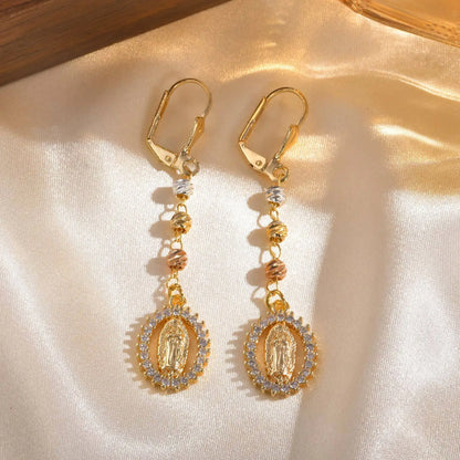 Pendiente colgante de la Virgen María